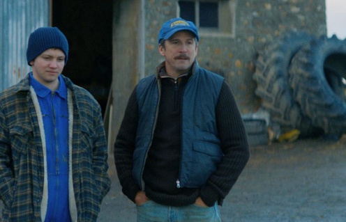 Une scène du film Au nom de la terre