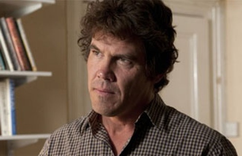 Josh Brolin dans le film You Will Meet a Tall Dark Stranger