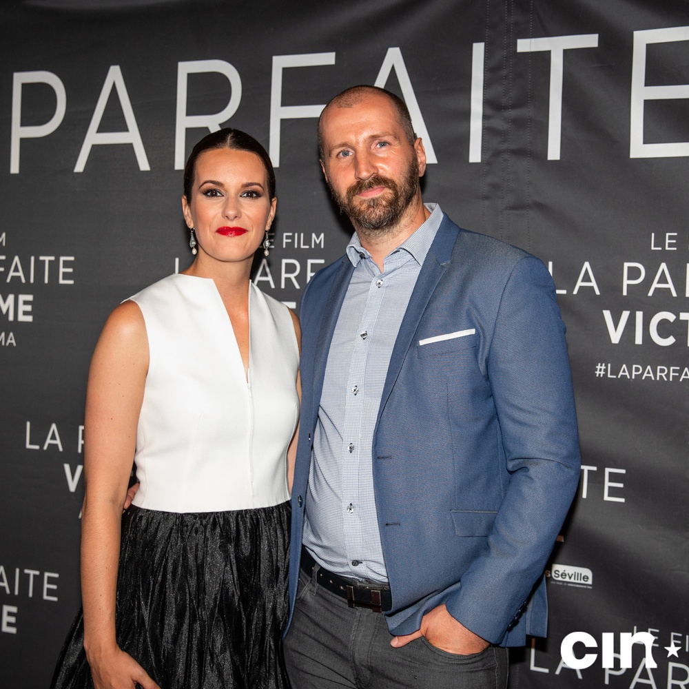 Sur le tapis rouge du film La parfaite victime