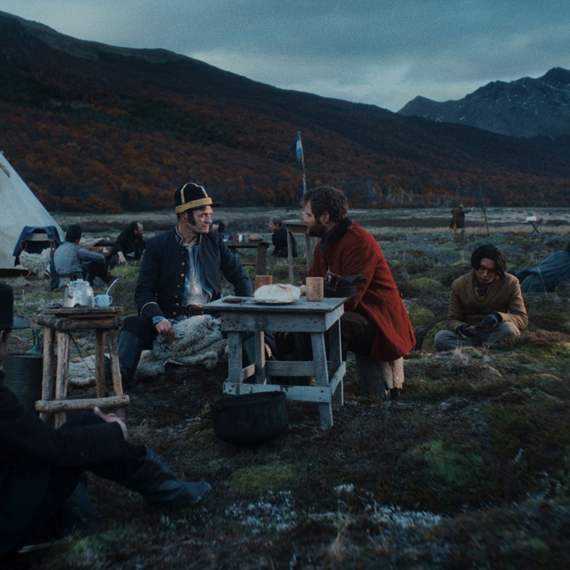 Une scène du film The Settlers