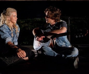 Une scène du film Rock of Ages