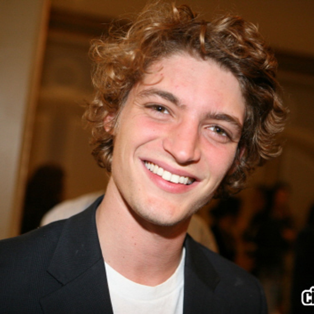 Niels Schneider sur le tapis rouge de J'ai tué ma mère