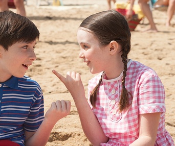 Une scène du film Les vacances du petit Nicolas