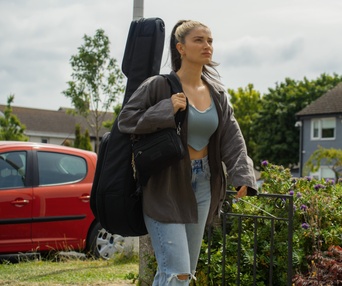 Une scène du film Flora and Son