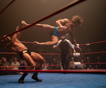 Une scène du film The Iron Claw