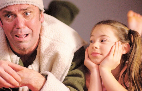 Une scène du film Papa est devenu un lutin