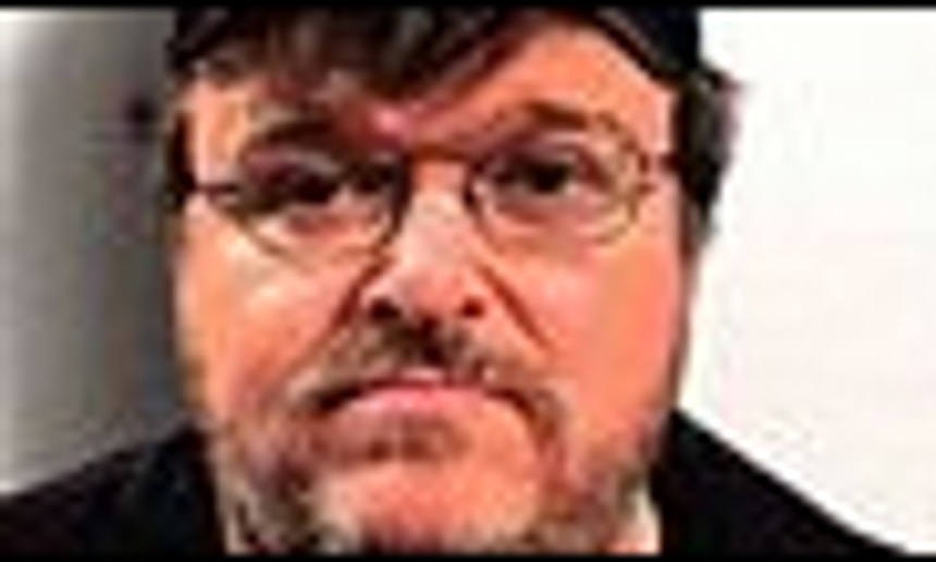 Deux affiches pour Sicko de Michael Moore