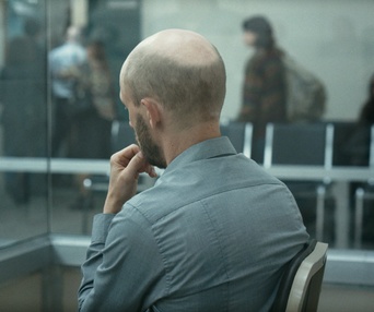 Une scène du film Les chambres rouges