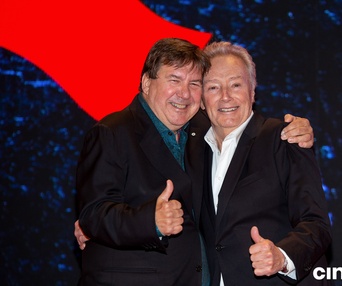 Sur le tapis rouge du film Il pleuvait des oiseaux