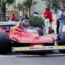 Gilles Villeneuve dans une voiture Ferrari