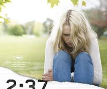 Affiche du film 2:37