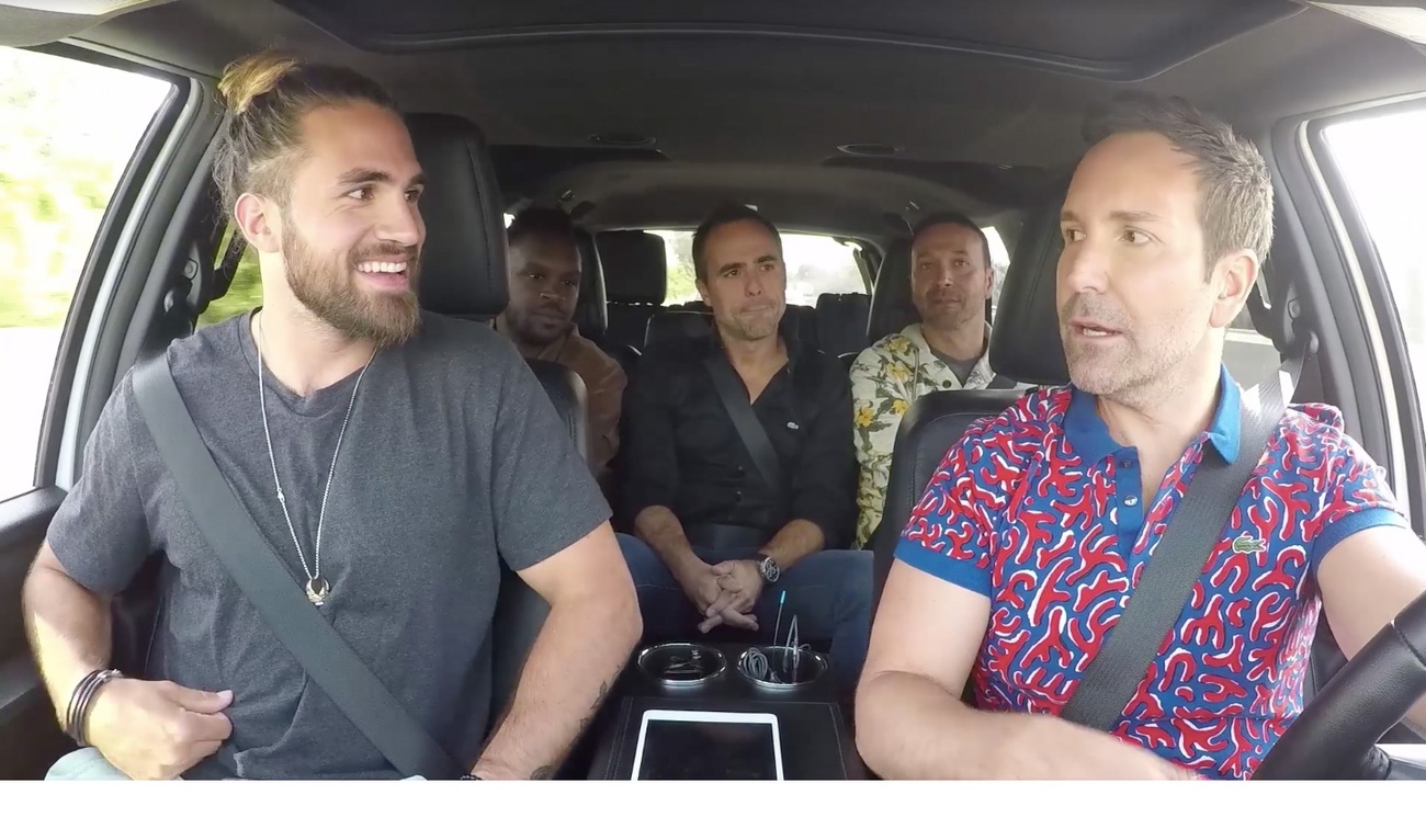 Éric Salvail réunit les 5 animateurs d'Occupation Double dans la même voiture