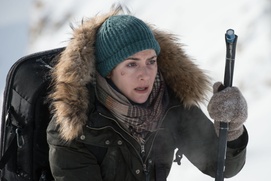 Une scène du film The Mountain Between Us Une scène du film The Mountain Between Us