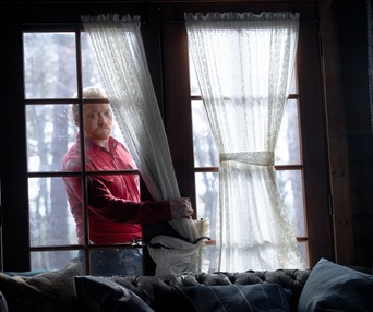 Une scène du film Knock at the Cabin