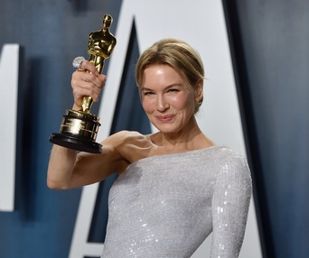 Sur le tapis rouge du party Vanity Fair des Oscars 2020
