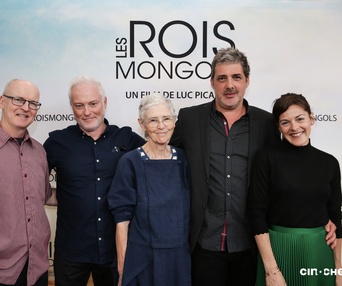 Sur le tapis rouge du film Les rois mongols