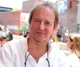 Sur le tapis rouge du film Le sens de l'humour