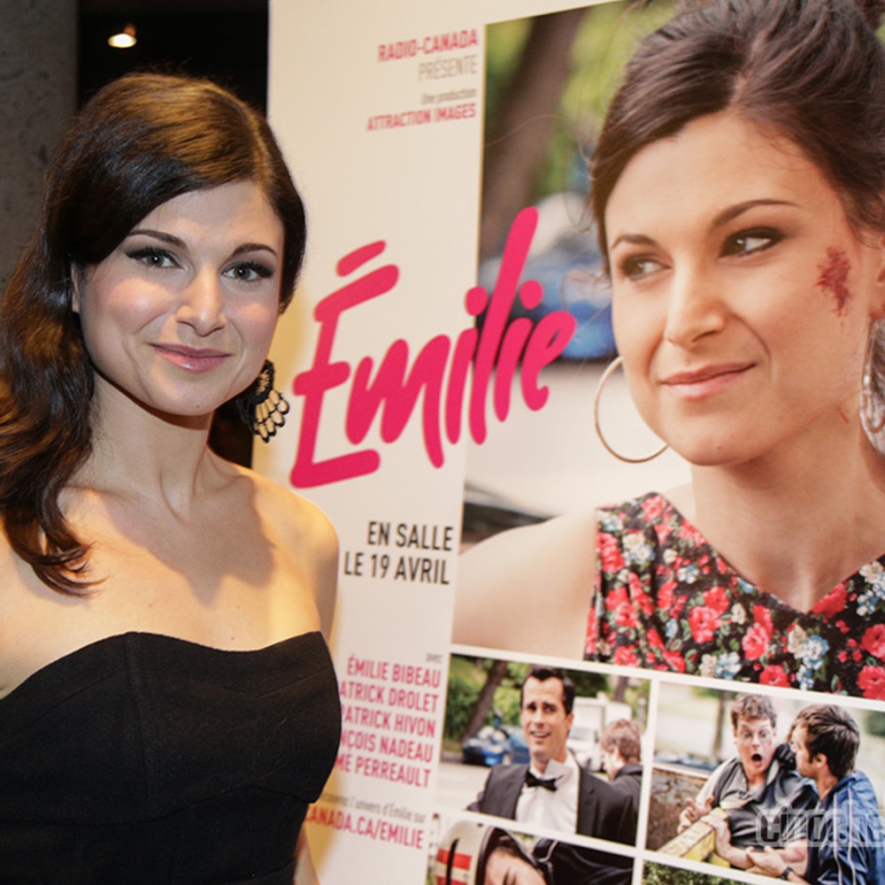 Sur le tapis rouge du film Émilie