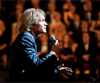 Une scène du film Cloclo: La fabuleuse histoire de Claude François