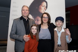 Sur le tapis rouge du film Dérive