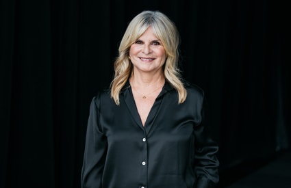 Image de l'article Guylaine Tremblay mange sur une terrasse qui vous fera rêver