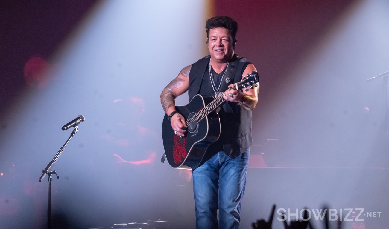 Image de l'article Éric Lapointe fait une rare apparition sur un tapis rouge