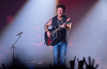 Image de l'article Éric Lapointe fait une rare apparition sur un tapis rouge