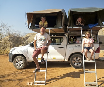 Image du film Les aventuriers voyageurs - Botswana-Namibie : de la brousse au désert