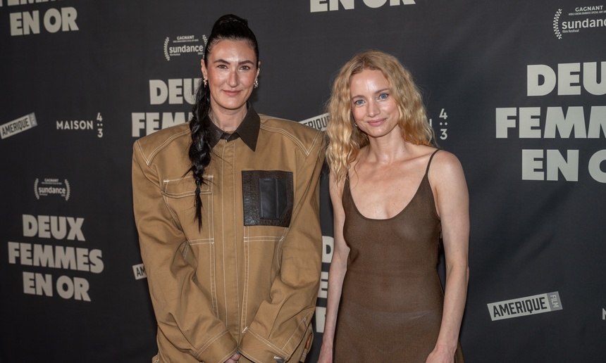 Un tapis rouge rempli de vedettes pour le film Deux femmes en or
